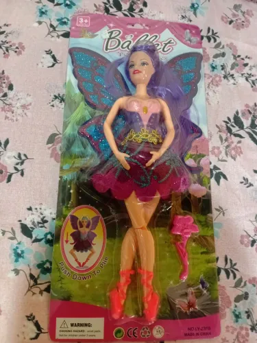 Vende se boneca no na caixa