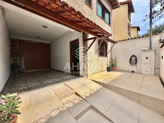 Casa Geminada 4 Quartos à Venda, Vila Clóris, próximo à Avenida Doutor Cristiano Guimarães