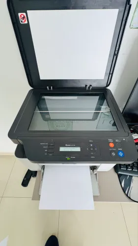 Impressora laser multifuncional pouco uso bem nova