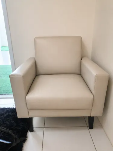 Par de Poltronas Estofadas Premium Design Contemporâneo - Bege - Muito Novas!