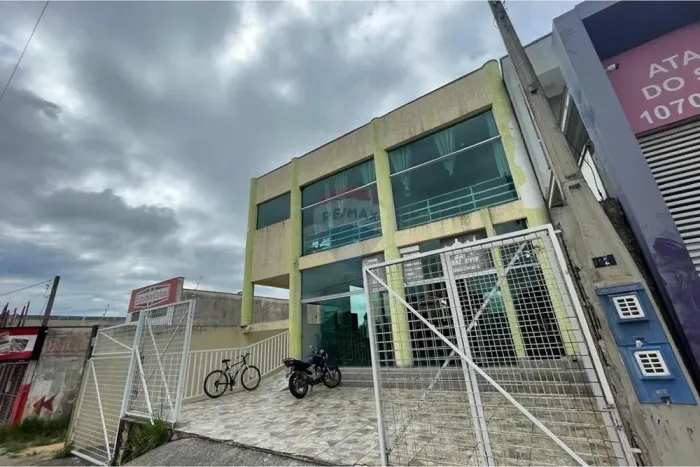 Salão Comercial de 542m² para locação em avenida de grande fluxo