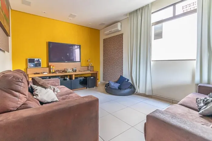 Casa à Venda - Concórdia, 3 Quartos, 300 m2