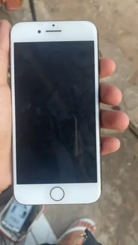 Vendo um iPhone 7 normal