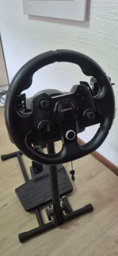 Volante gamer com pedal e suporte