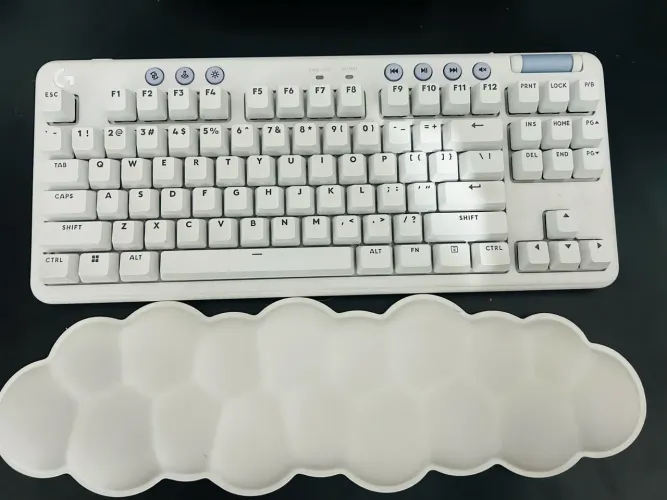 Teclado Logitech G713