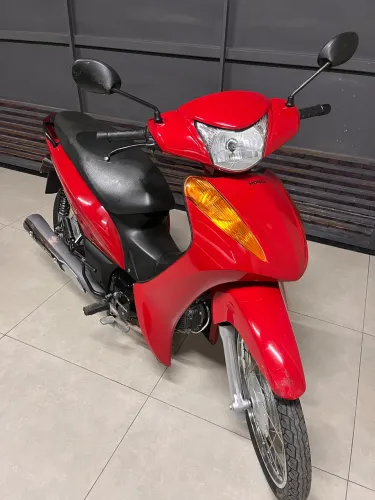 Vendo Honda biz 100c carburador novo moto sem nada a fazer muito econômica