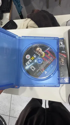 Ps4 slim completo com 6 jogos 