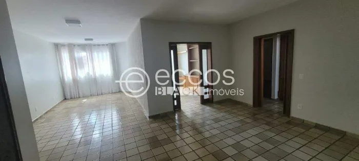 Apartamento à venda, 2 quartos, 1 suíte, 2 vagas, Cazeca - Uberlândia/MG