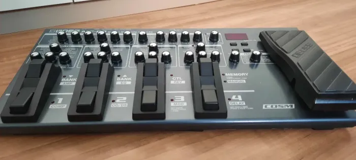 Pedaleira BOSS ME-80