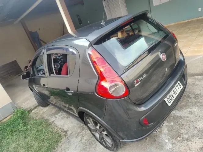 Fiat Palio Sporting 1.6 Flex 16V 5P 2014