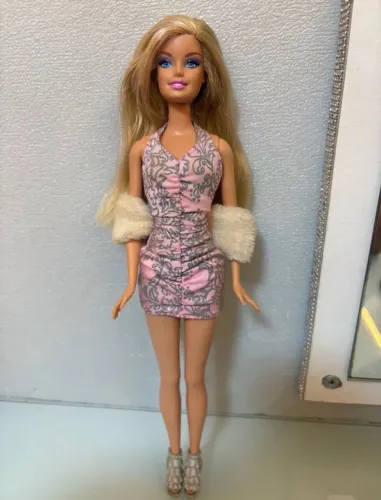 Boneca Barbie Fashionista Swappin Cutie 