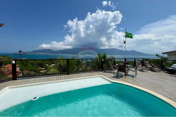 "Luxo e Exclusividade em Ilhabela: Sua Casa dos Sonhos".