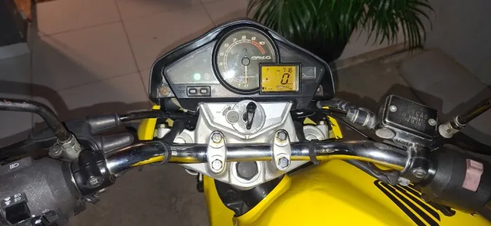 Vende cb 300r gasolina super conservada de um dono muito conservador!!