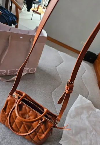 Bolsa Arezzo Nova caramelo em matelasse