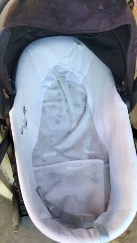 Carrinho de bebê 2 em 1 um ninho e uma cadeirinha