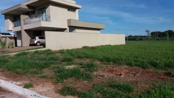TERRENO EM CONDOMINIO FECHADO EM DOURADOS - MS