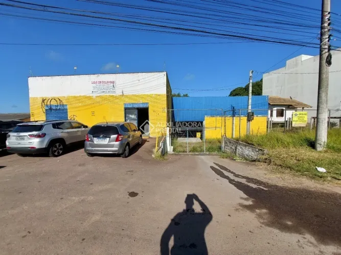 Pavilhão na Av. Senador Salgado Filho em Viamão - RS.