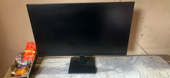 Monitor Gamer Samsung Essential S3, 24" FHD, 120 Hz, HDMI, Preto