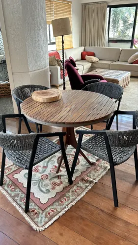Mesa de Jantar MaC Interiores + 4 Cadeiras