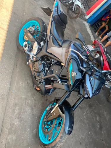 MT a venda ! Moto vai com acessórios esportivos e originais de fabrica !