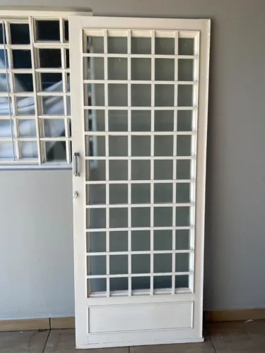 PORTA DE FERRO DE CORRER (APENAS A FOLHA, SEM BATENTE)