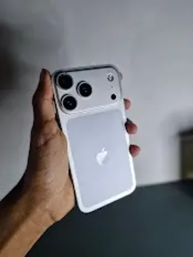 Iphones Xr/11 Na Carcaça do 17 Pro
