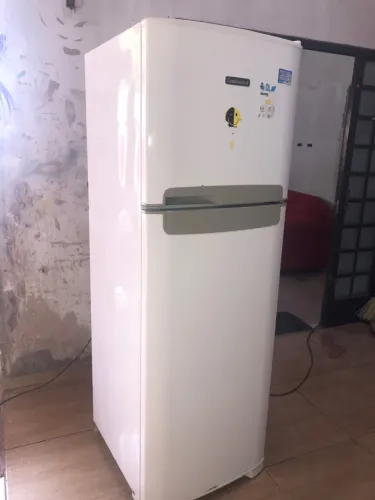 GELADEIRA FROSSFREE 370 LITROS