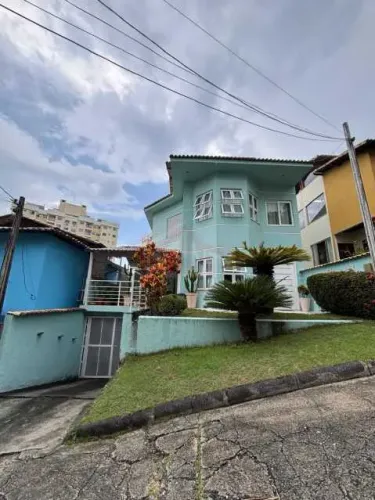 Casa em Condomínio : Duplex / Residencial / Maria Paula