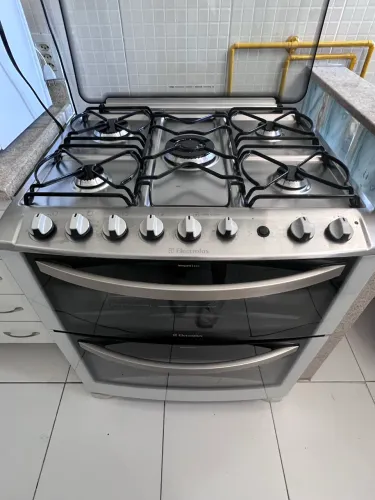 Fogão Eletrolux 5 bocas com 2 fornos