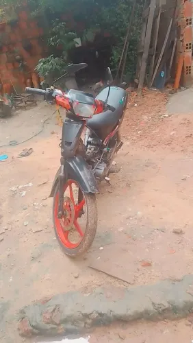 Vendo uma cipyton 105 muito boa de motor só o filé