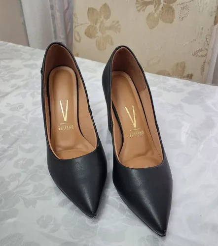 Scarpin Vizzano tam 36<br>Ta 36<br>Usado 3x<br>Salto 9cm<br>R$ 75,00 <br>Aceito cartão de crédito
