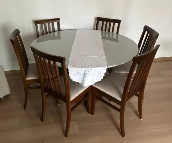 Mesa de jantar redonda + cadeiras