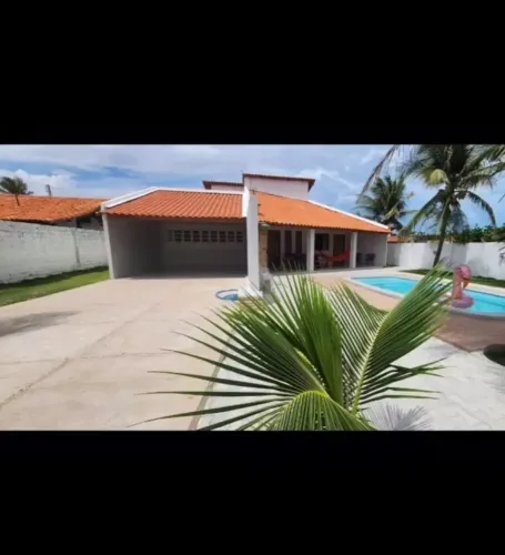 Casa bem próximo a praia do peito de moça a 300 m