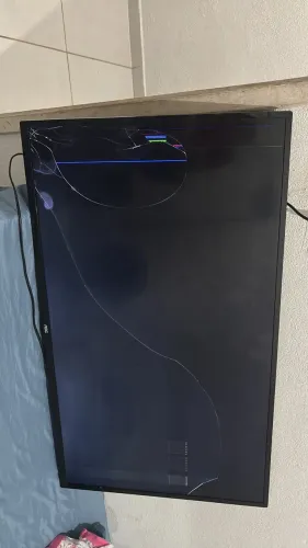 VENDO TV 43polegadas AOC (COM DEFEITO)