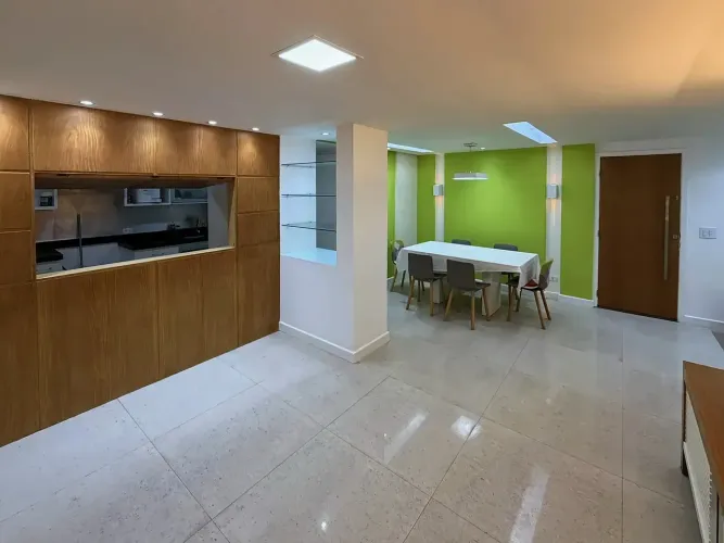 Apartamento para aluguel possui 100 metros quadrados com 2 quartos