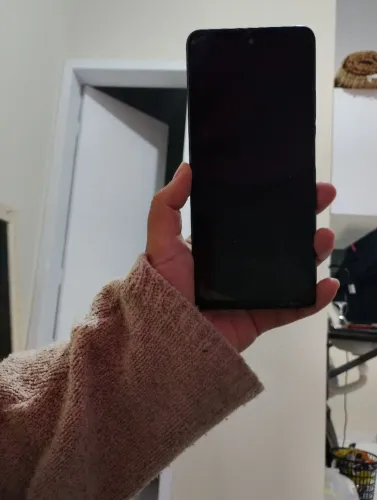Celular com tela e câmera quebrada para retirada de peças/conserto e revenda