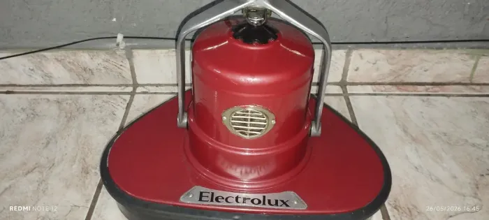 Enceradeira Eletrolux da década de 50 