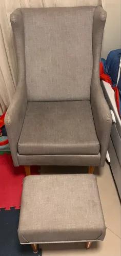 Cadeira Amamentação com Puff 