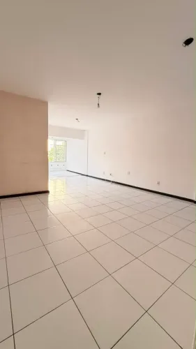 EV. Alugo apartamento próximo a UNDB e escolas