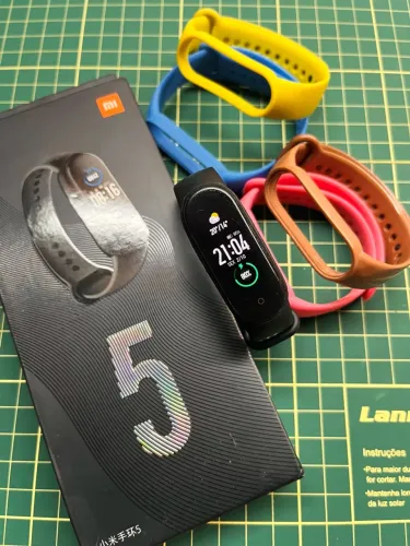 Xiaomi Mi Band 5 - Pulseira Inteligente p/ Treino e Saúde