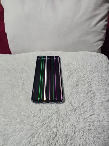 S21 COM LISTRAS NA TELA