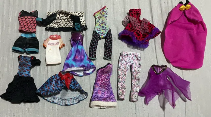 Lote Roupas, Sapatos, Acessórios, Diários, Cards e CD Monster High