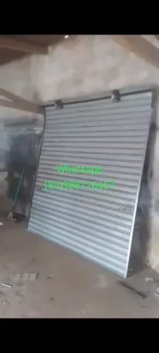 Porta de rolo disponível 2x2.10 de altura usada 