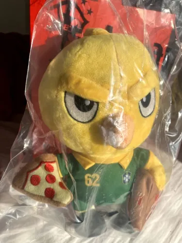 Canarinho de pelúcia Histórico da Copa Ifood ano 62 - Pizza e sacola 