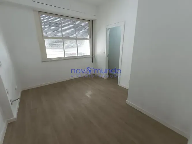 EXCELENTE SALA COMERCIAL EM COPACABANA