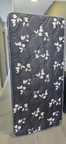 Colchão vox solteiro molas maxiespuma com cama extra.