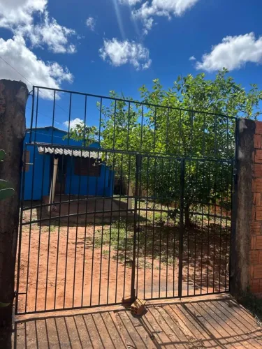 Duas casas no terreno