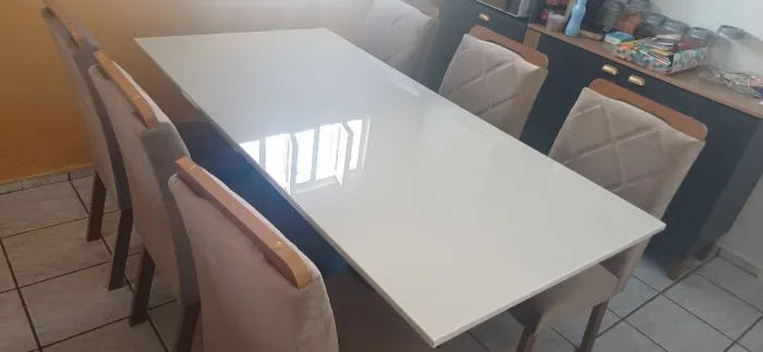 Mesa tampa de Vidro com seis cadeiras