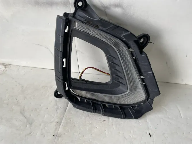 Farol Auxiliar Do Creta 2022/25 Com Led Sem Milha Lado Direito 