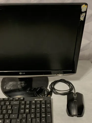 Monitor LG 19 Flatron Widescreen + Teclado e Mouse - Funcionando